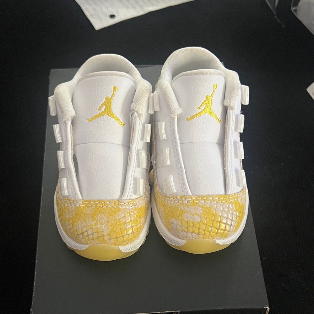 Jordan Kids Sneakers in White and Yellow